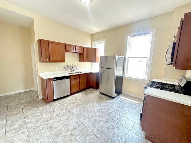 Photo - 3759 S Union Ave Unit 2F