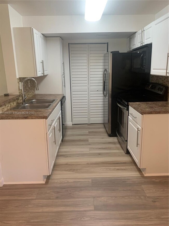 Photo - 8743 NW 39th St Unidad 8743 Rental