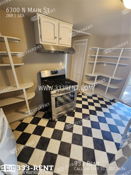 Photo - 6300 N Main St