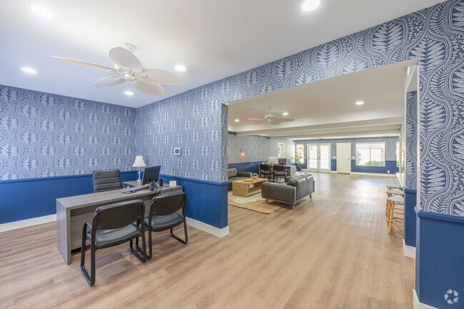 Lobby/Leasing Office - Northpointe Apartments