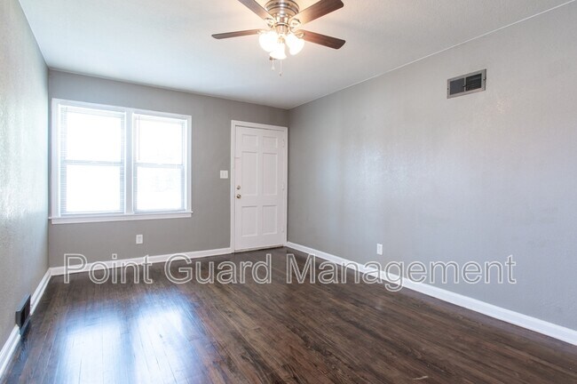 Photo - 4710-4740 E. Mt. Vernon - 4740