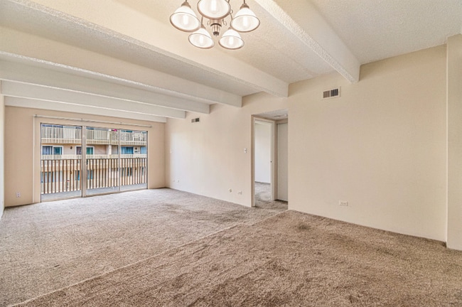 Photo - 8060 E Girard Ave Unidad 915