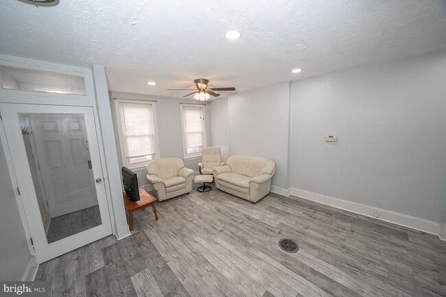 Photo - 4522 Smick St