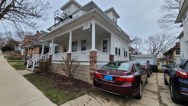 Photo - 309 N Pinckney St Apartment Unit 309-1A