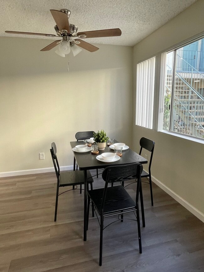 2 dormitorios + 2 baños - comedor - Woodridge Apartments