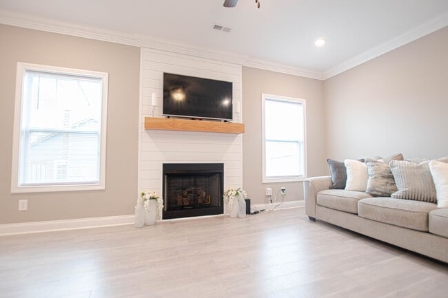 Photo - Pet Friendly Four Bedroom!