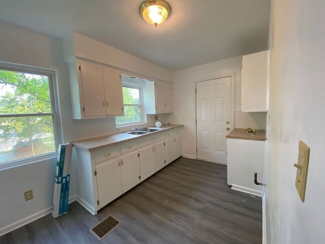 Photo - 108 Columbian Ave