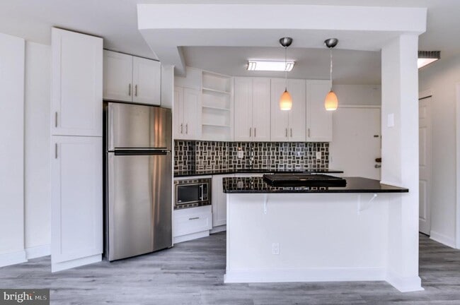 Building Photo - 2201 L St NW Unit 306 Rental