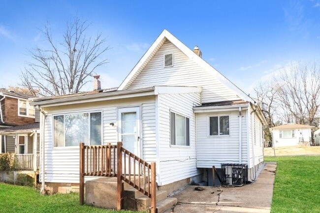 Photo - 5470 Hamilton Ave