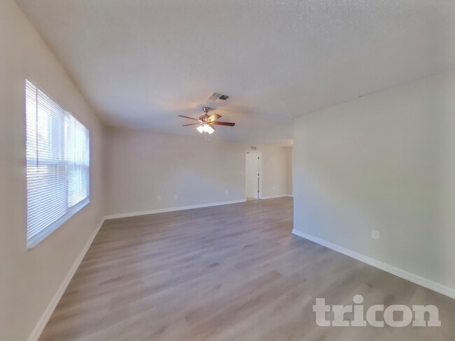 Photo - 330 Malcolm Ave