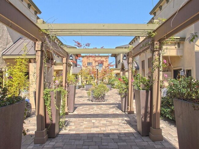 Photo - "Chic 1-Bedroom Retreat in Palo Alto with ...