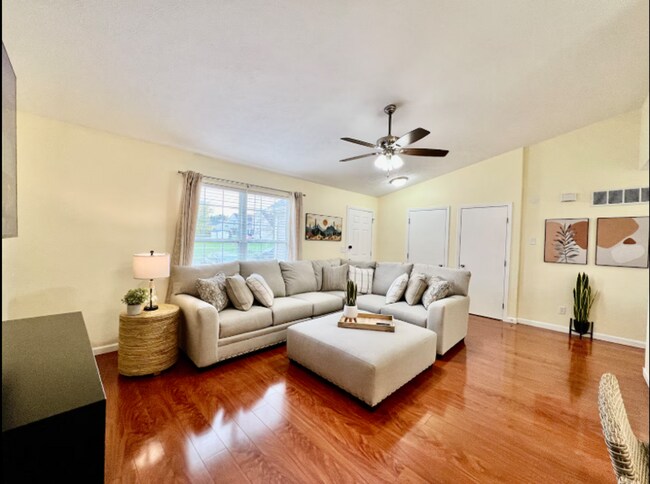 4982 Rialto Ridge Dr