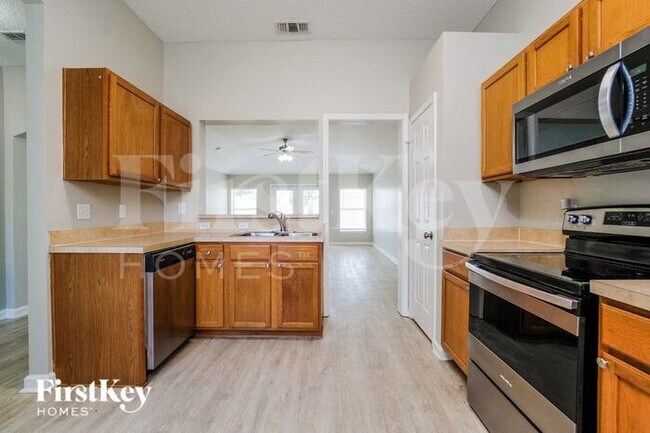 Photo - 833 Oak Arbor Cir