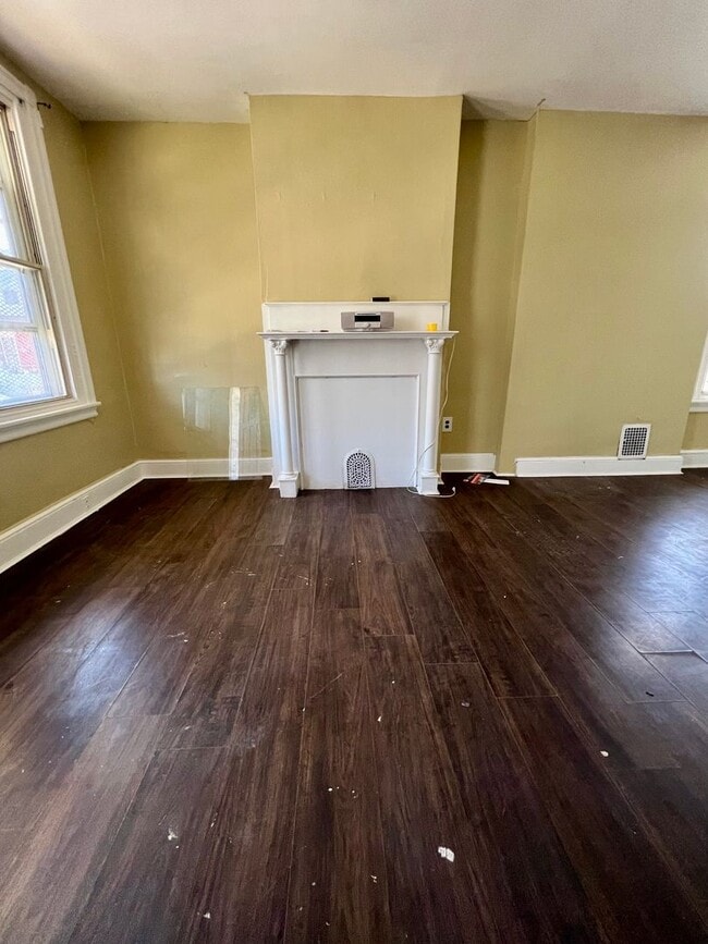 Photo - Stunning 3-Bedroom Townhome in Carroll Park! Available NOW!