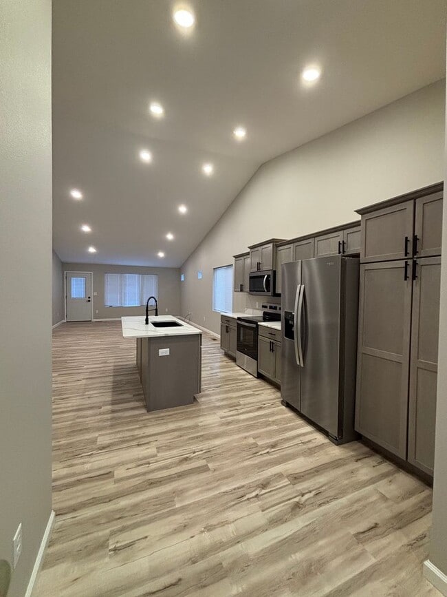 Photo - 2532/2528 Landmark Drive Unidad 2528