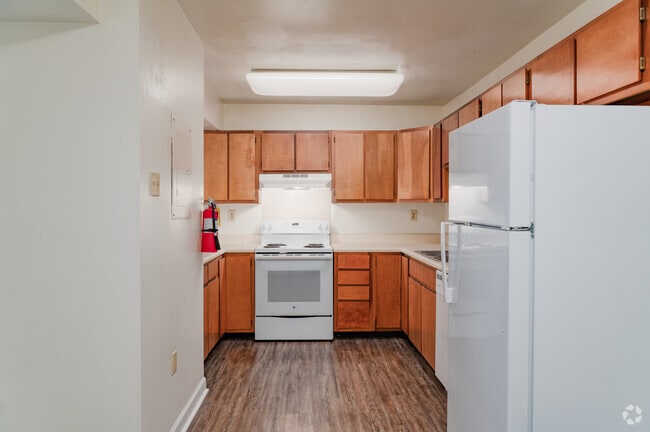 3BR, 1BA - 1,107SF - Kitchen