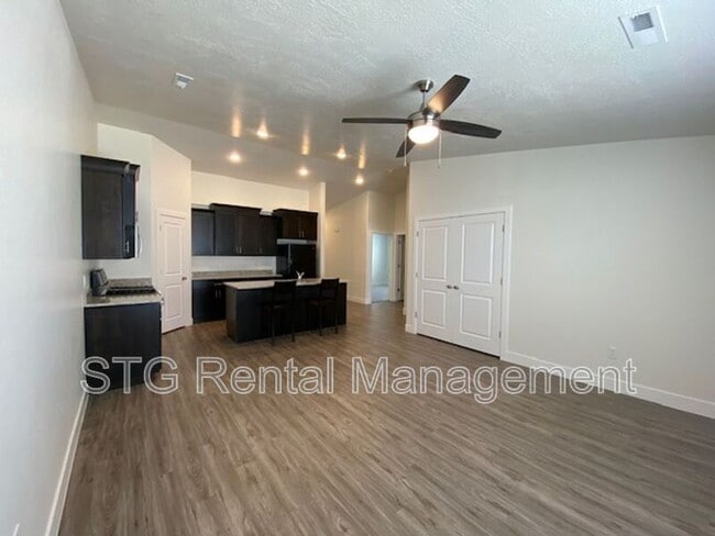 Photo - 554 W 2350 N