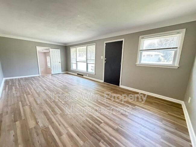 Photo - 6801 Knoll Ave