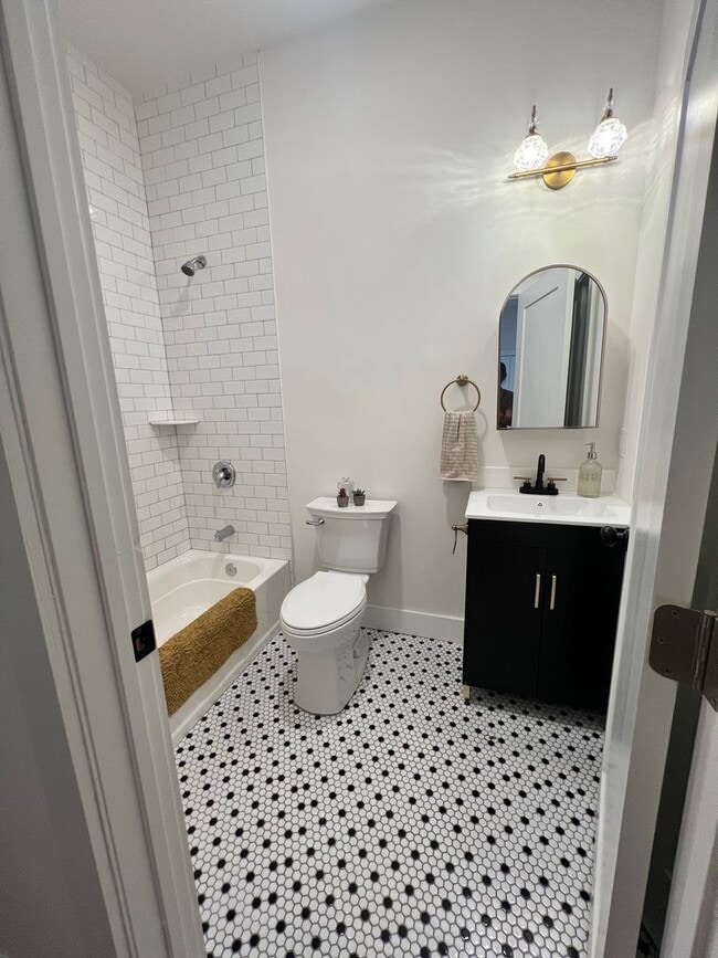 Photo - 106 E Broad St Unit Apt 7