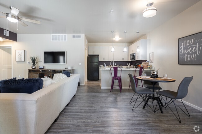 2BR, 2BA - 1,315SF