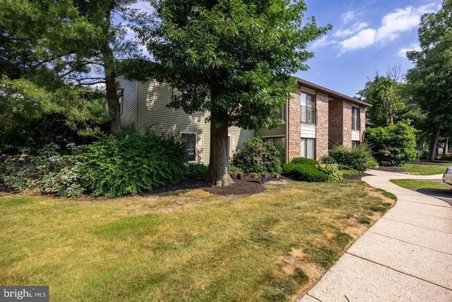 Photo - 23A W Bluebell Ln