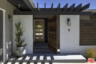 Building Photo - 22427 De Kalb Dr