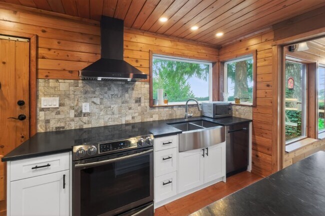 Building Photo - 235 Spearfish Rd