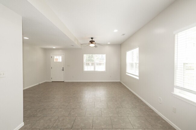 Photo - 1339 W Broadway Unit 1339