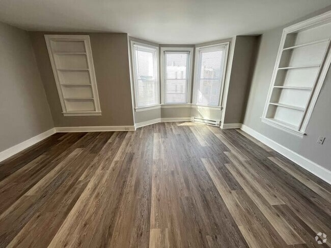 Building Photo - 352 S Locust St Unit Apt #3