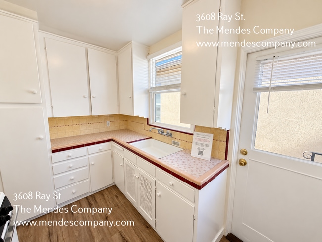 3608 Ray St