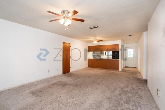 Building Photo - 6722 NW 113th Ln