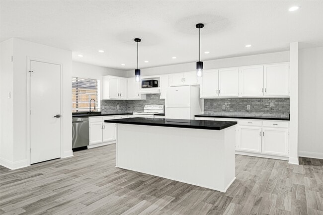 Photo - 17411 Seven Pines Dr