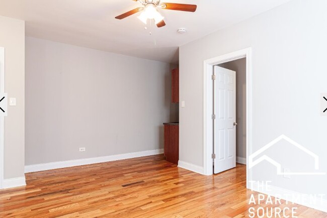 Photo - 949 W Cornelia Ave Unit 1D