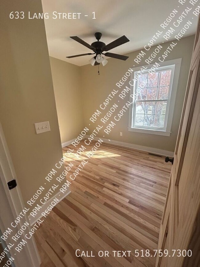 Photo - 633 Lang St Unidad 1