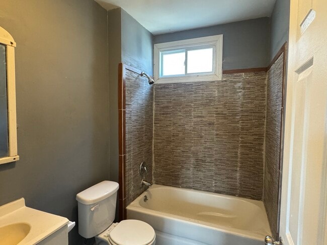 Bathroom - 2393 Main St Unit 3