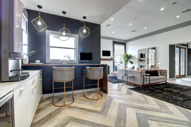 Noah Apartments