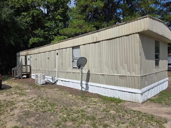 Building Photo - 4502 E Old Marion Hwy