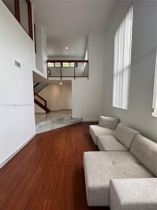 511 Vittorio Ave
