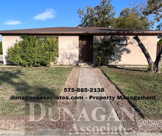 Building Photo - Spacious 3 bed,  1 1/2 bath