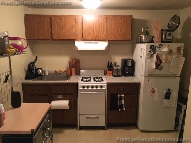 Building Photo - 230 Fuller St Unit B