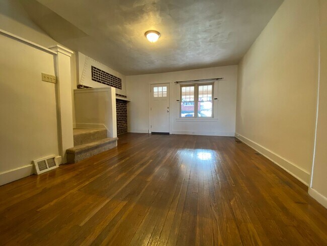 Photo - Perfect 3 BR Townhouse in Lovely Squirrel ...