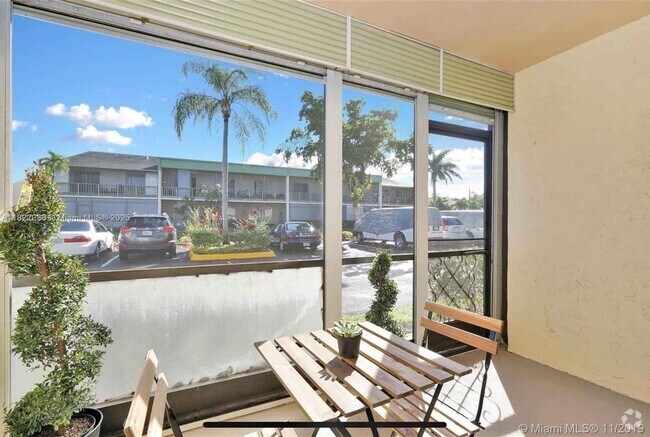 Building Photo - 4147 NW 90th Ave Unit 105 Rental