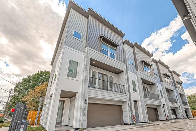 Building Photo - 3038 Live Oak St Rental