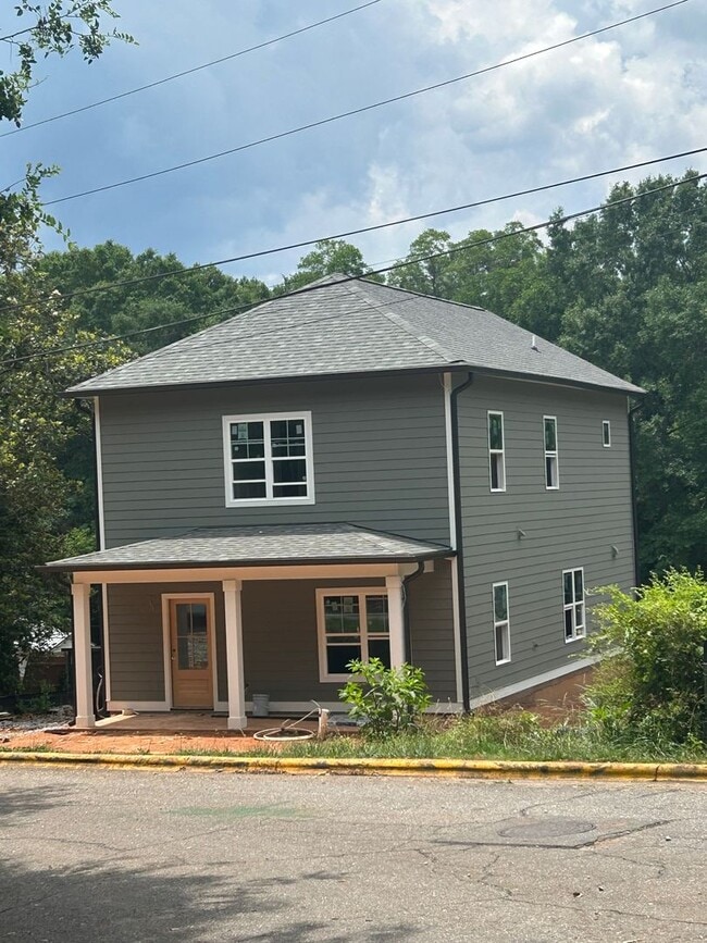 Building Photo - 4 Bedroom New Construction, 1 mile from Campus and Downtown