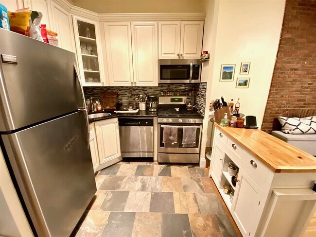 Photo - 169 Grand St Unit 2