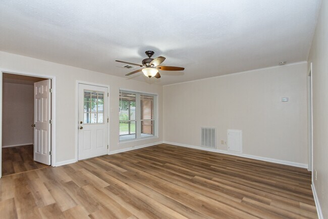 Photo - 1714 Magnolia St