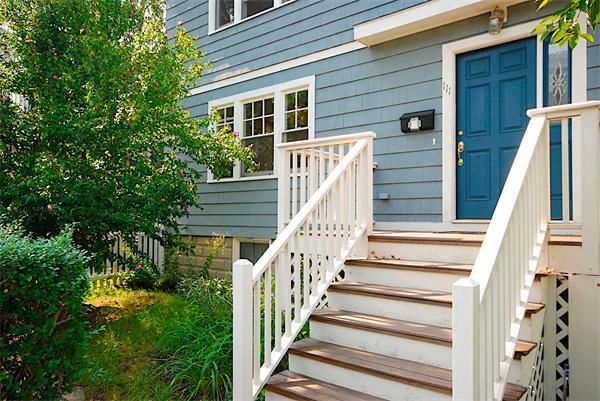 Building Photo - 111 Fayerweather St