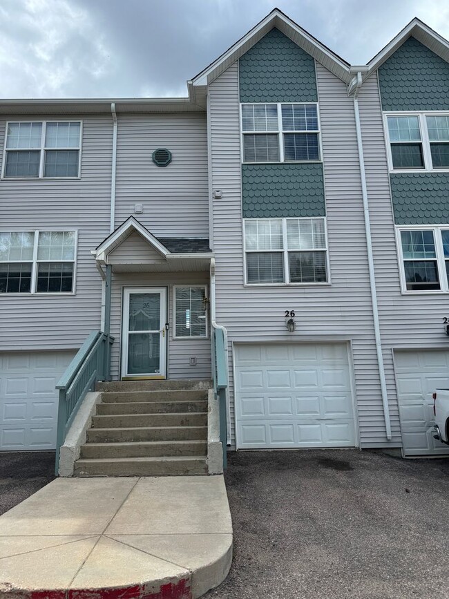 Charming 3 Bedroom Townhome in Palmer Lake... - Charming 3 Bedroom Townhome in Palmer Lake...