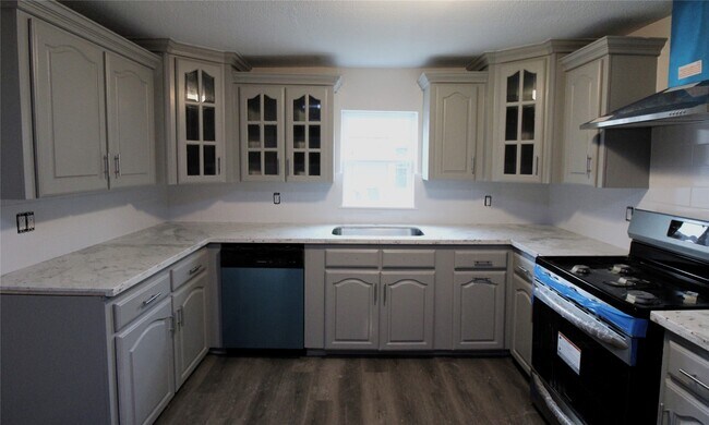 Photo - 207 E Bernard St