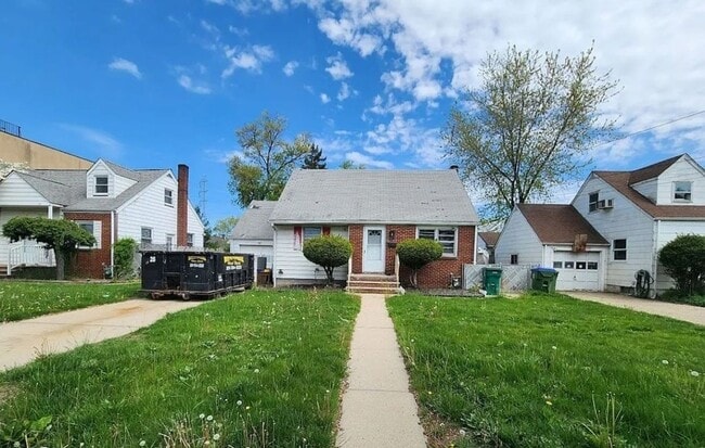 Don't miss the opportunity to rent this be... - Don't miss the opportunity to rent this be... House